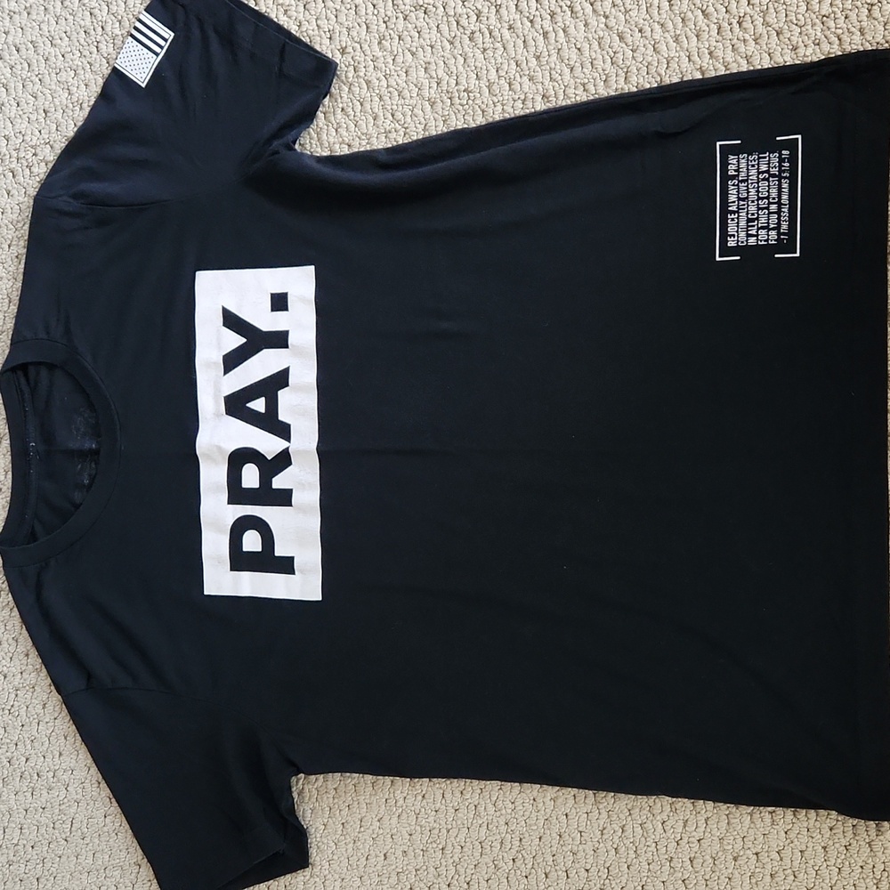 Mens CrossFit Mayhem Pray tshirt Large